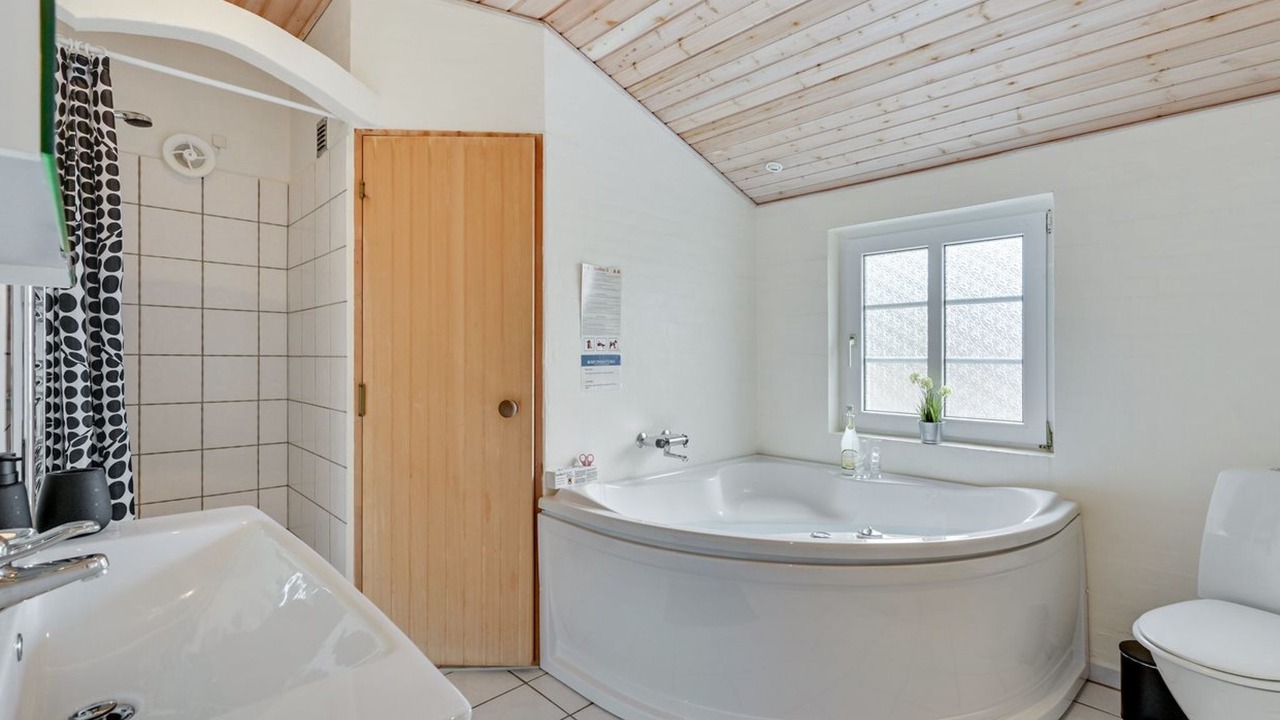 Photo of Bathroom in Øhuse