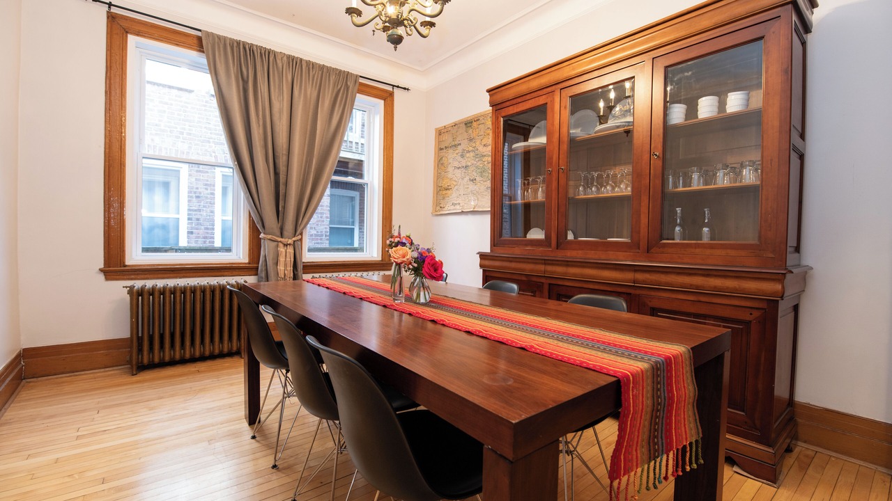 Photo of Bedroom in Cote-Des-Neiges—Notre-Dame-De-Grace