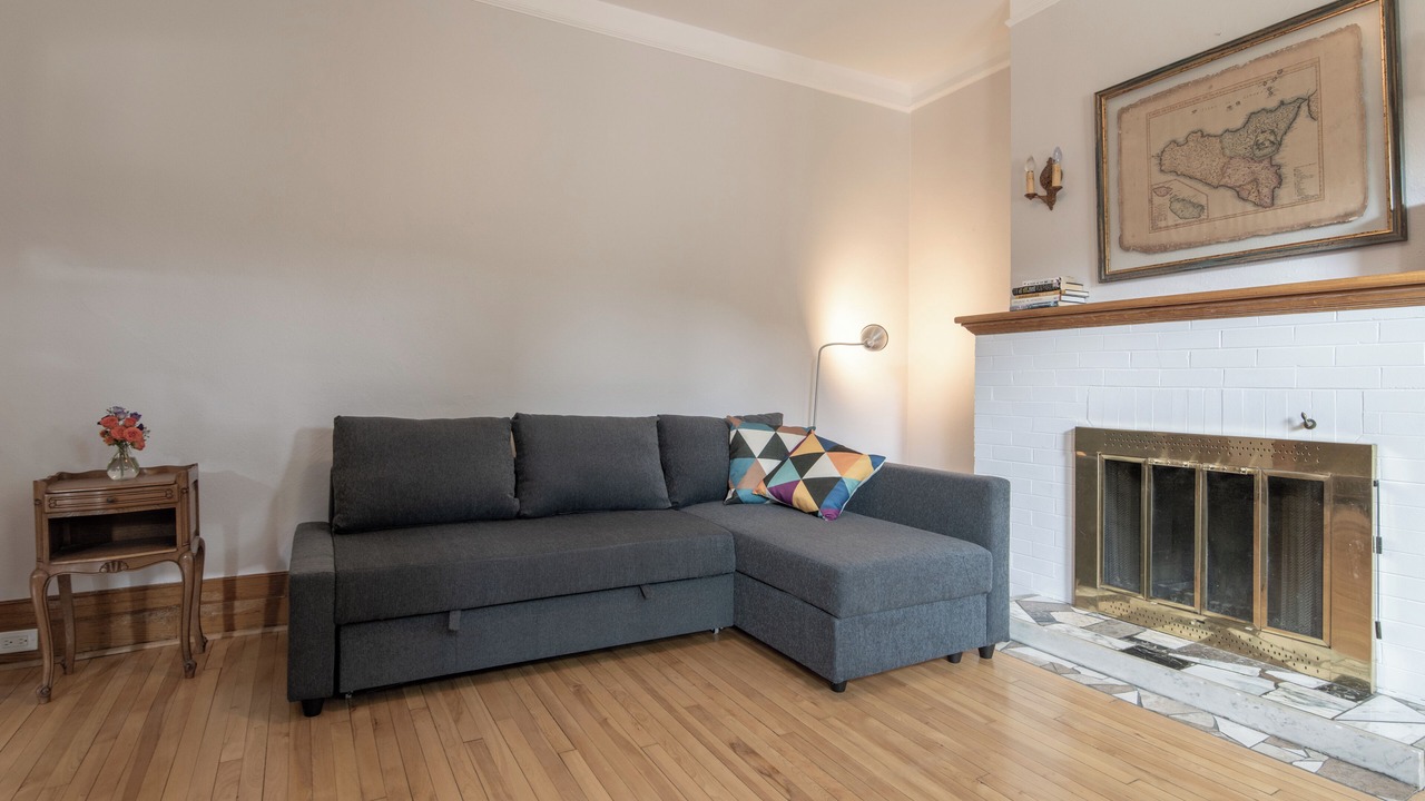 Photo of Bedroom in Cote-Des-Neiges—Notre-Dame-De-Grace