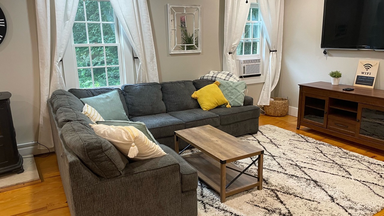 Photo of Livingroom in Tolland