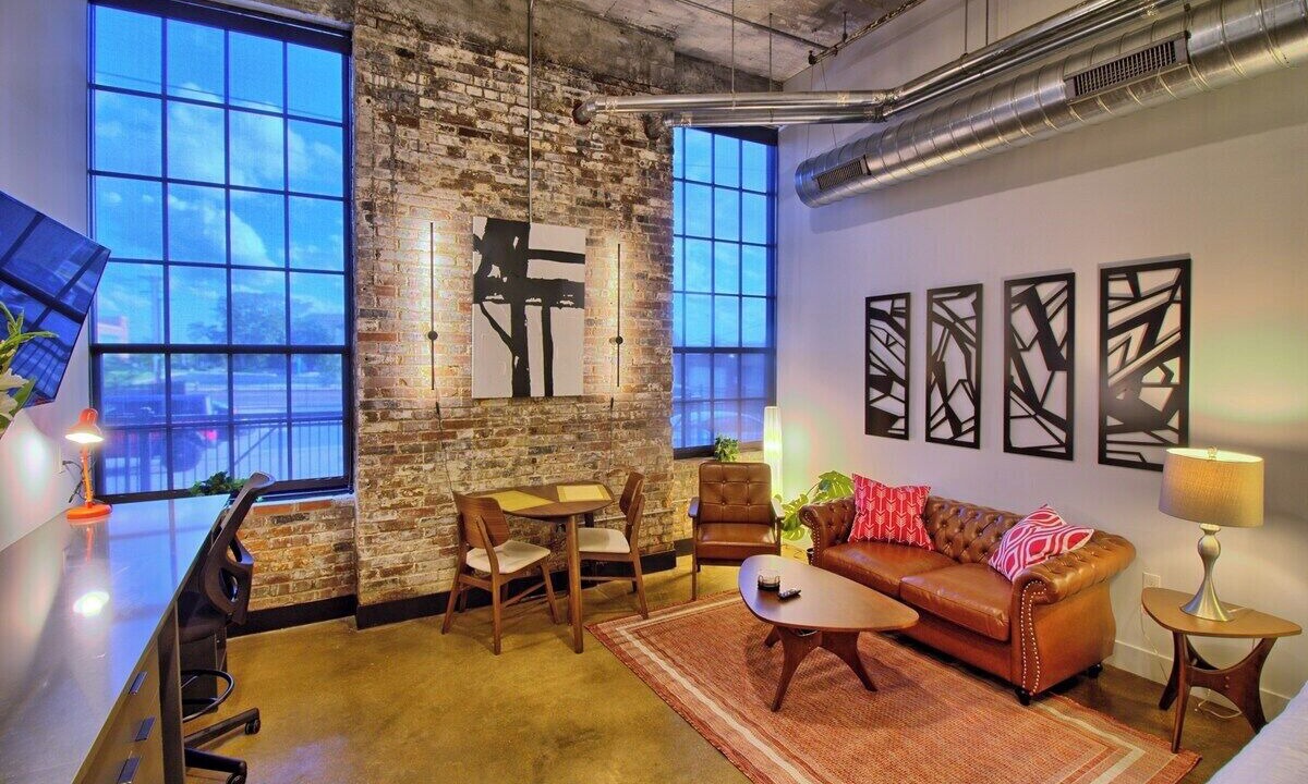 Photo of Livingroom in Midtown