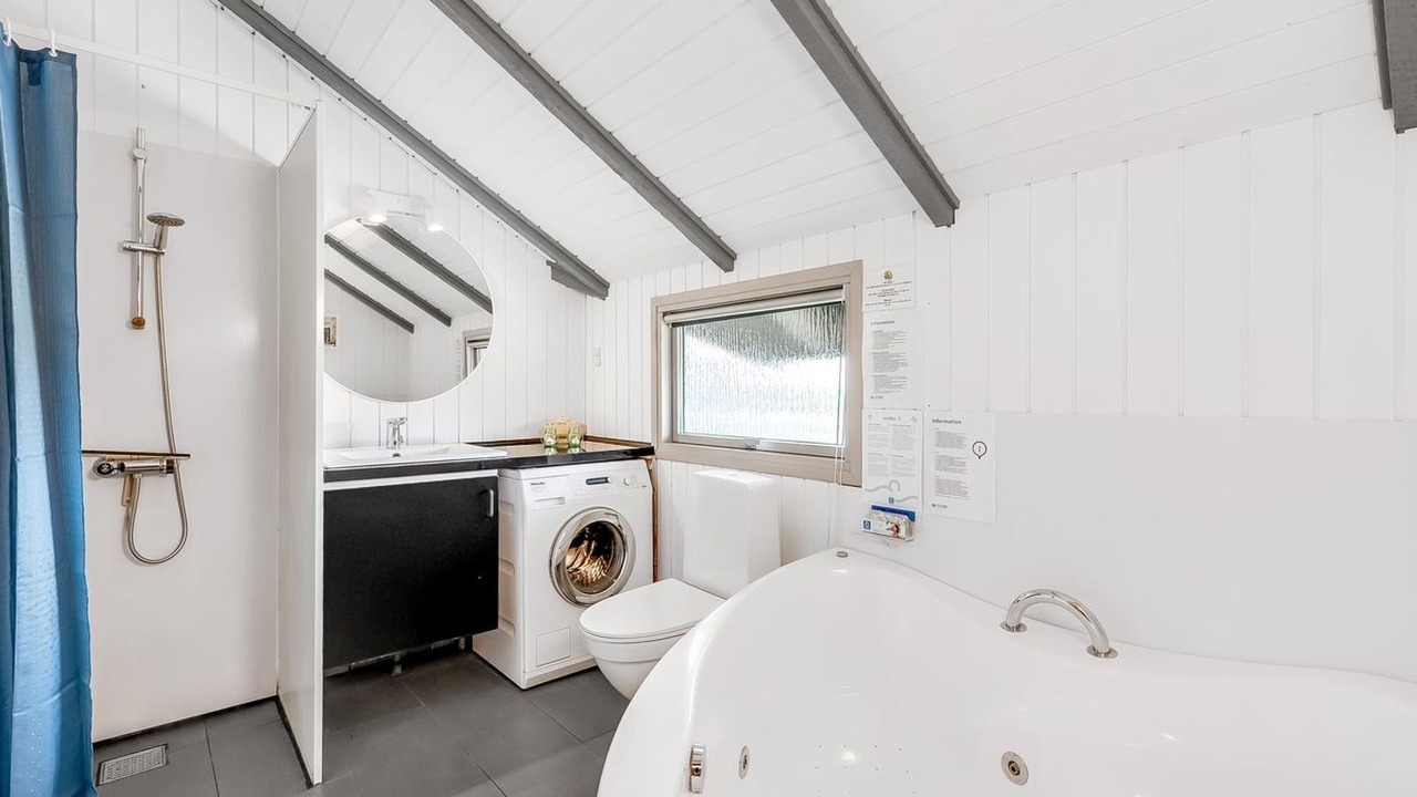 Photo of Bathroom in Haurvig