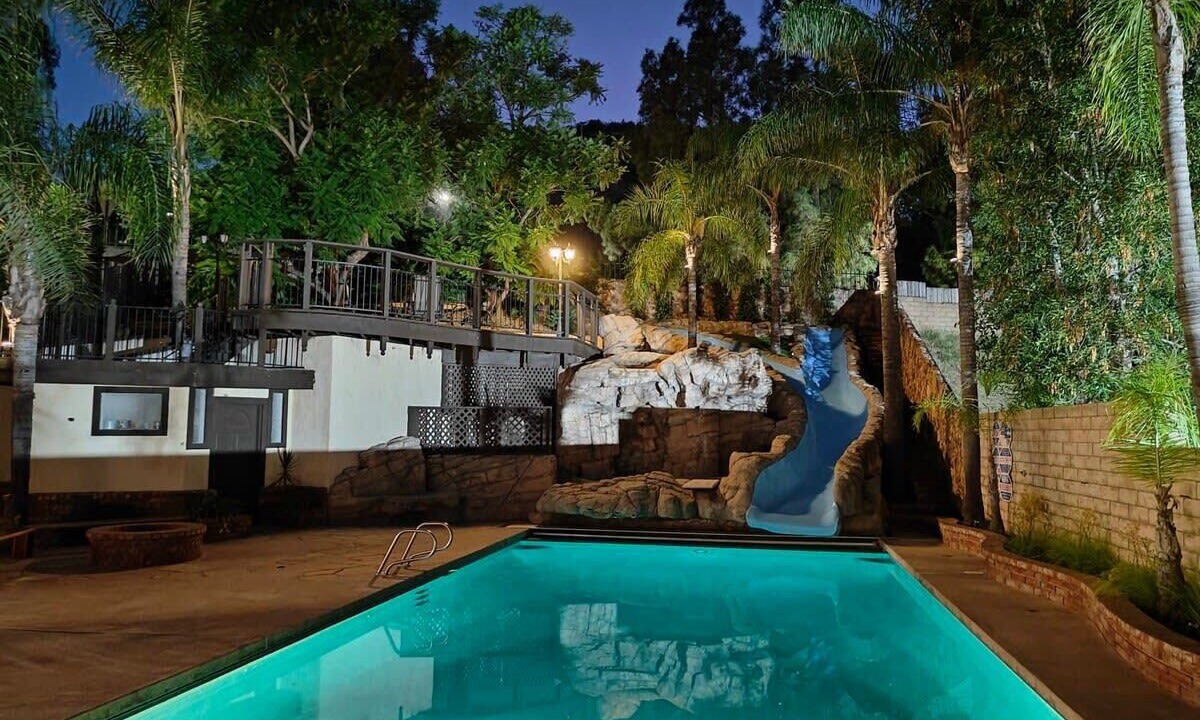 Photo of Outdoor in Canoga Park