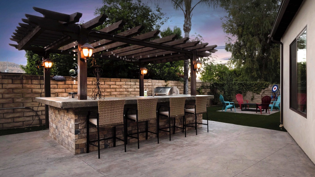 Photo of Outdoor in Canoga Park