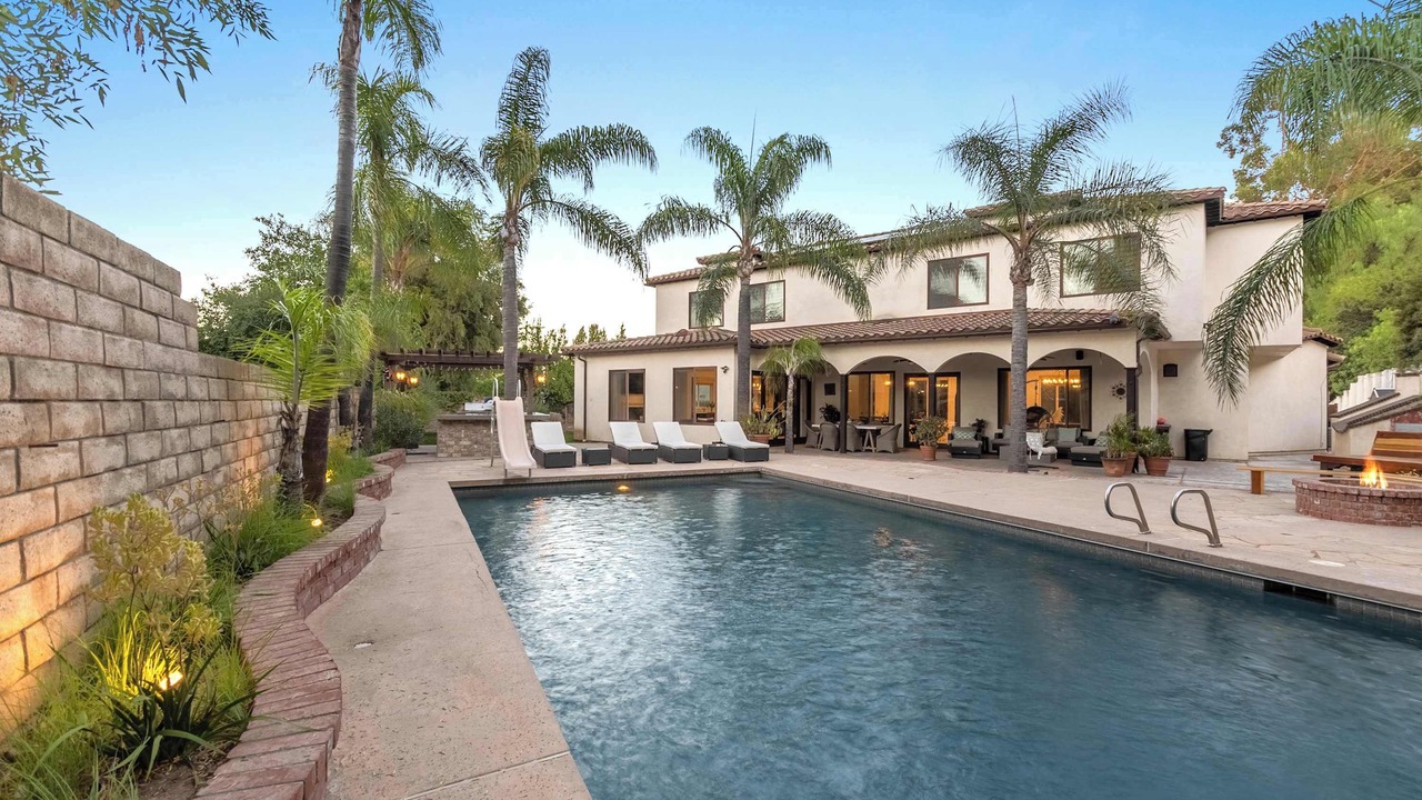 Photo of Outdoor in Canoga Park