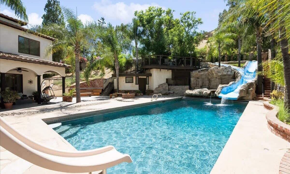 Photo of Outdoor in Canoga Park