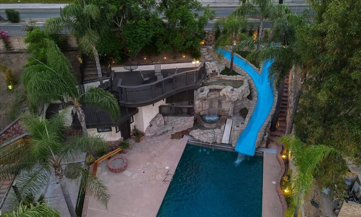 Photo of Outdoor in Canoga Park