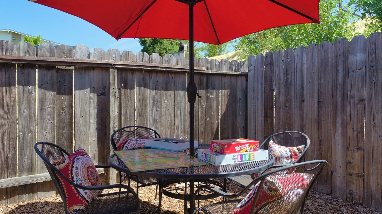 Photo of Outdoor in Nut Tree