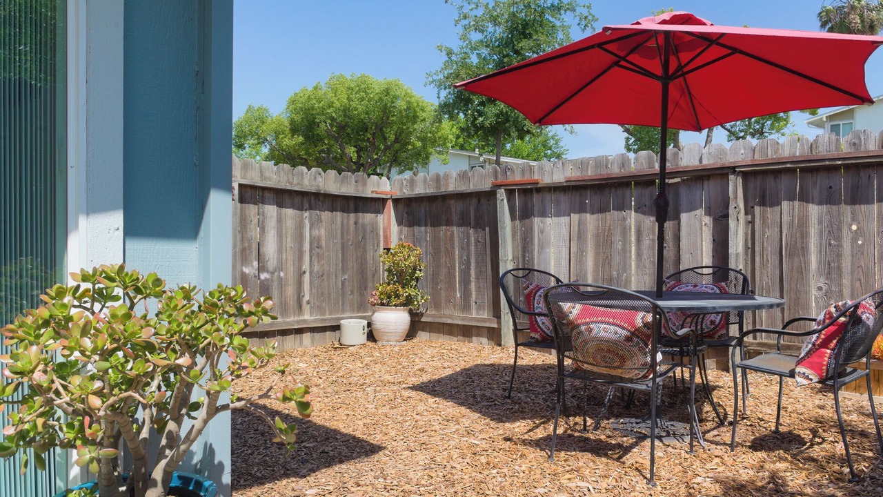 Photo of Outdoor in Nut Tree