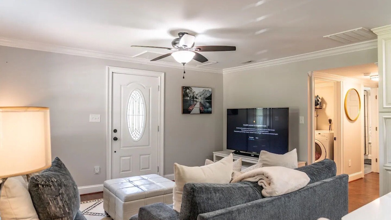 Photo of Livingroom in Northwest Raleigh