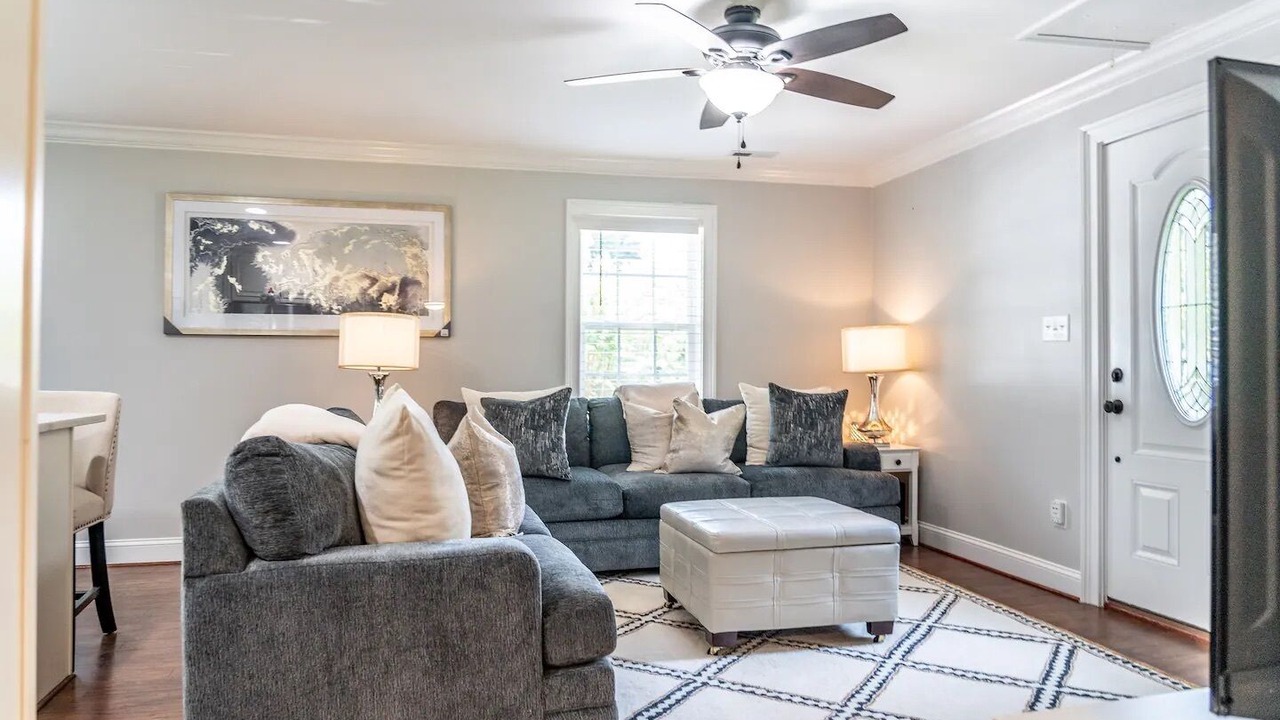 Photo of Livingroom in Northwest Raleigh