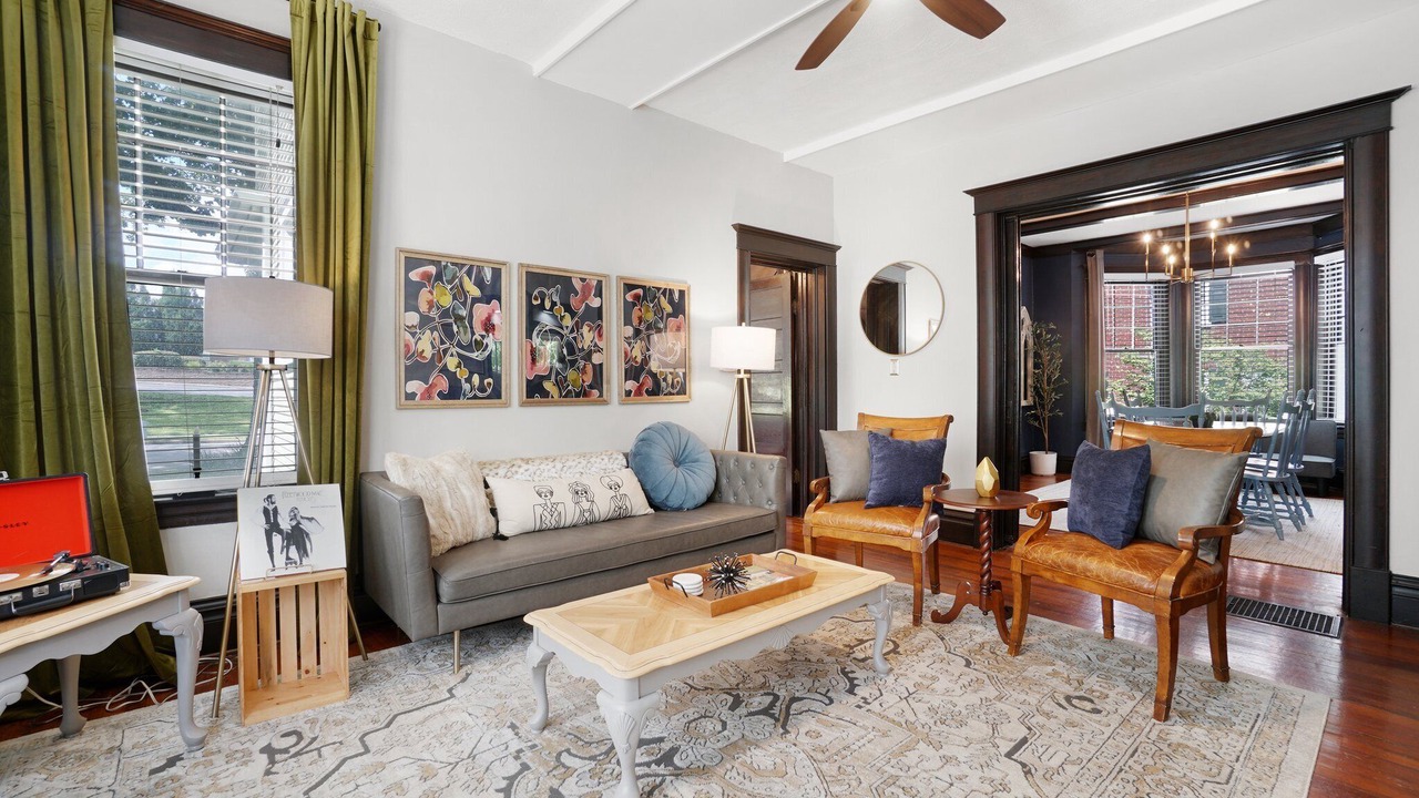 Photo of Livingroom in St. Charles Historic District