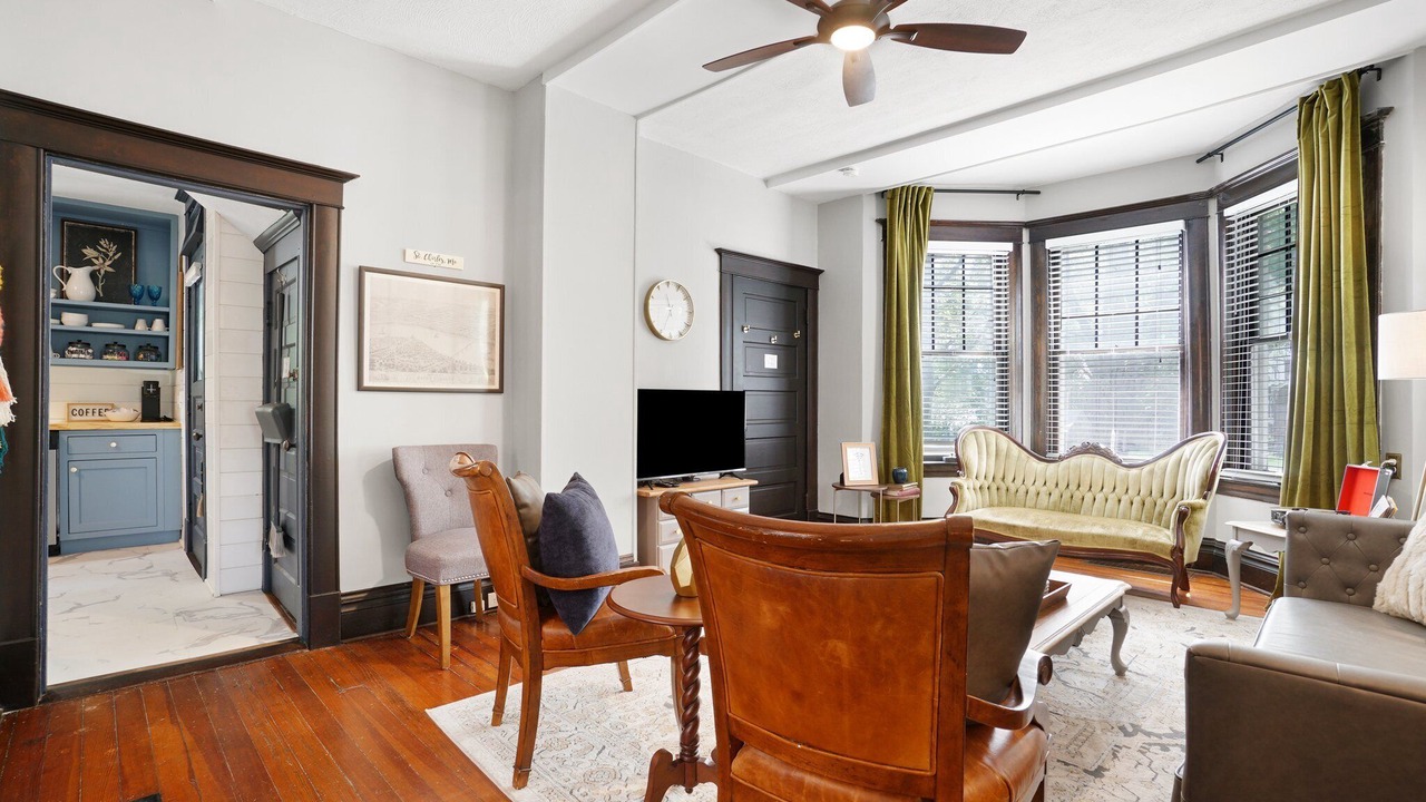 Photo of Livingroom in St. Charles Historic District