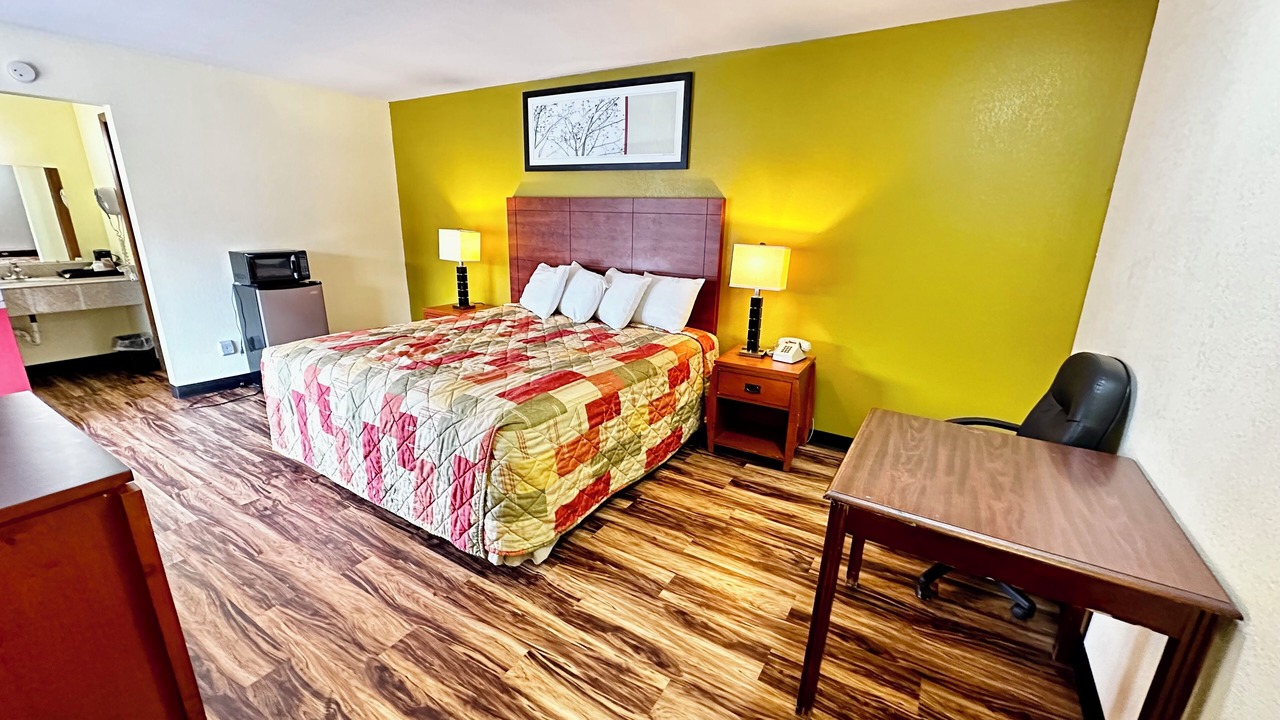 Photo of Bedroom in Iola