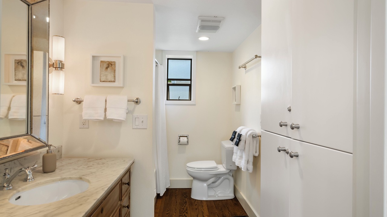 Photo of Bathroom in Washington Park