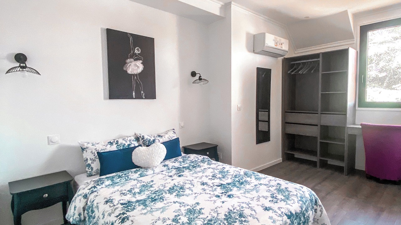 Photo of Bedroom in Villejuif