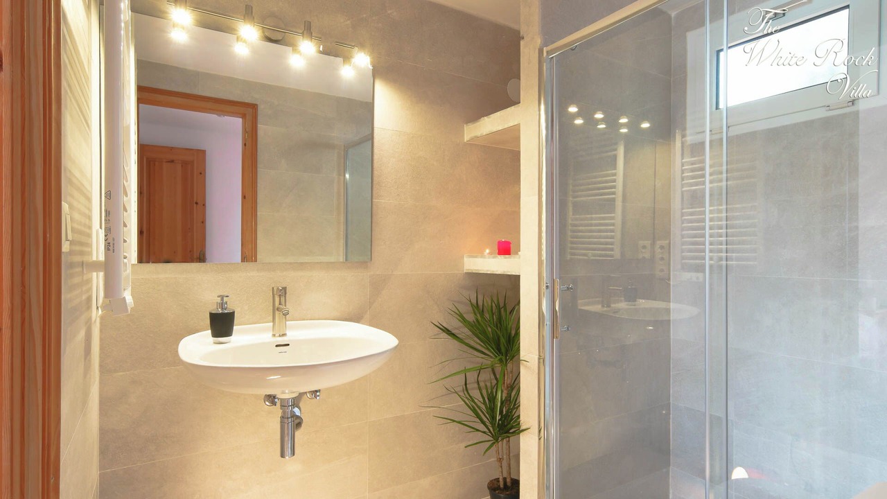 Photo of Bathroom in Colera