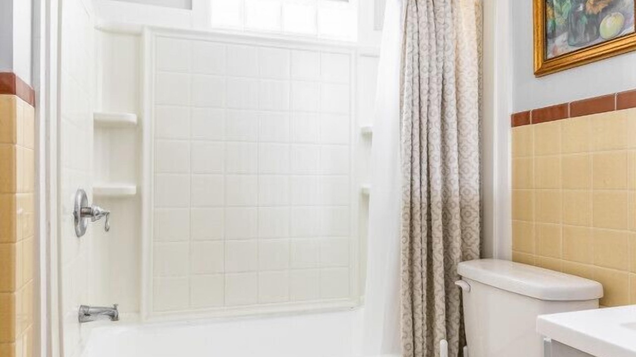Photo of Bathroom in Maple Heights