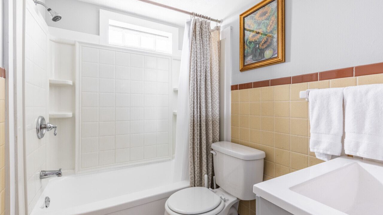 Photo of Bathroom in Maple Heights