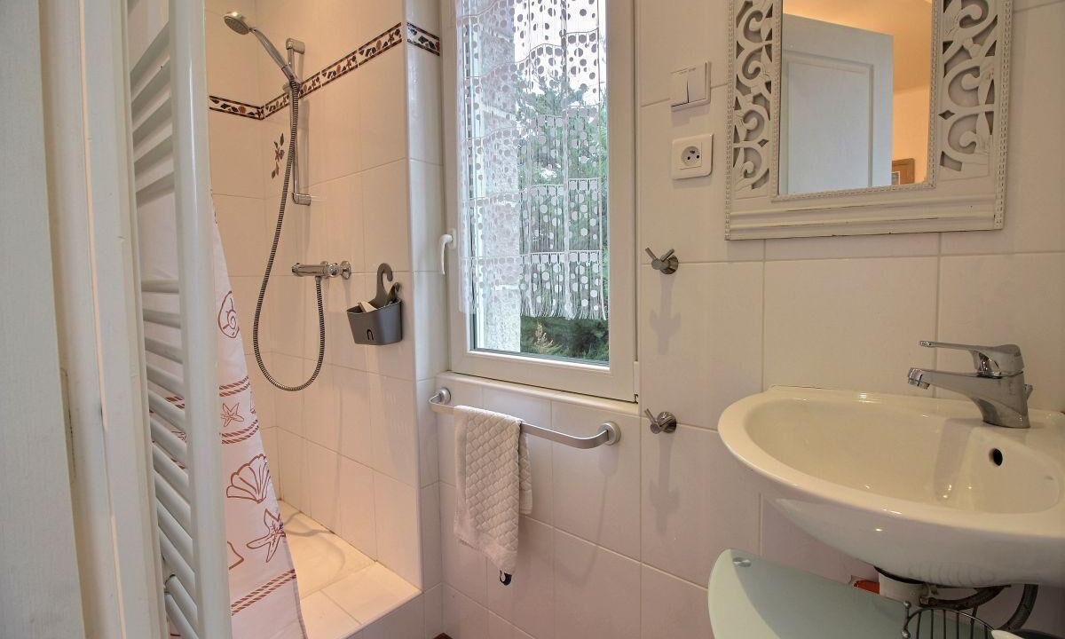 Photo of Bathroom in Sables-d'Or-les-Pins