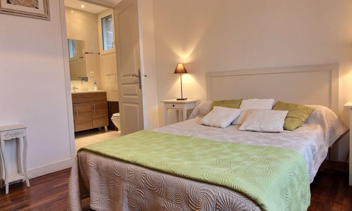 Photo of Bedroom in Sables-d'Or-les-Pins