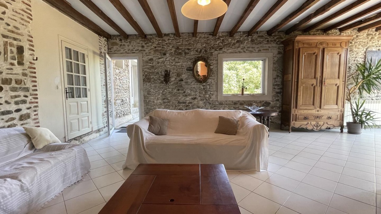 Photo of Livingroom in Susmiou