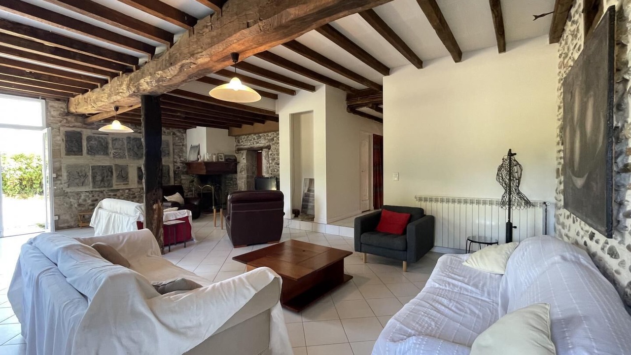 Photo of Livingroom in Susmiou