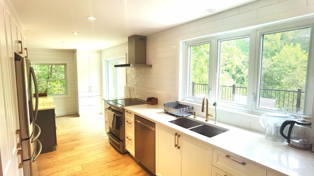 Photo of Kitchen in Lac-Brome