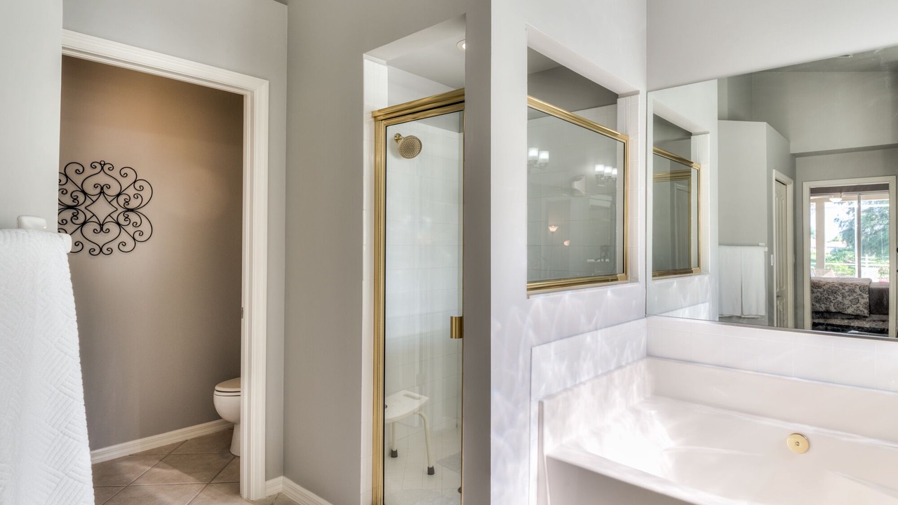 Photo of Bathroom in Stoneybrook