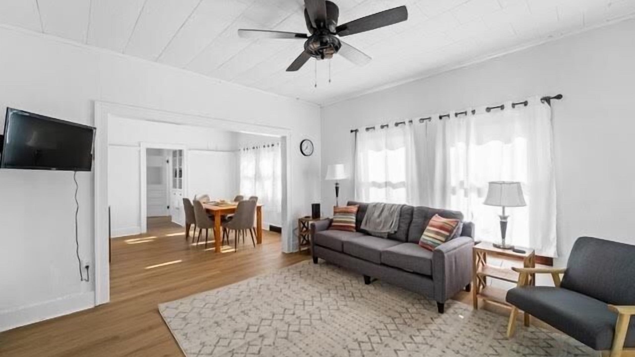 Photo of Livingroom in West Des Moines