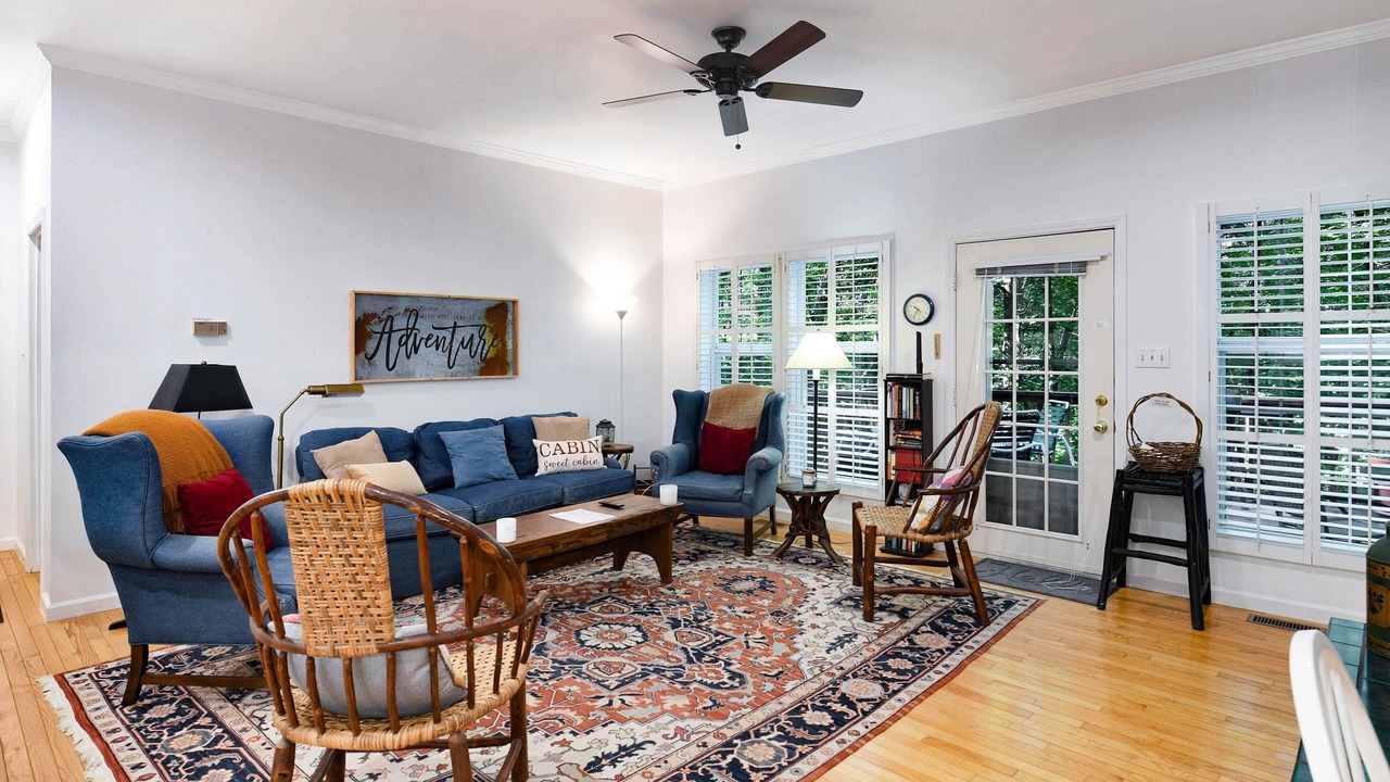 Photo of Livingroom in Sapphire