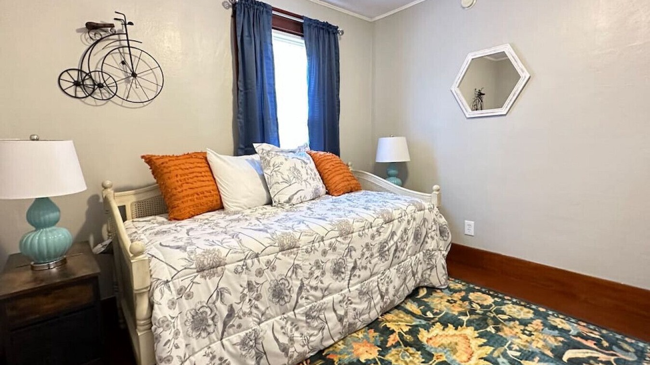 Photo of Bedroom in Upper Village