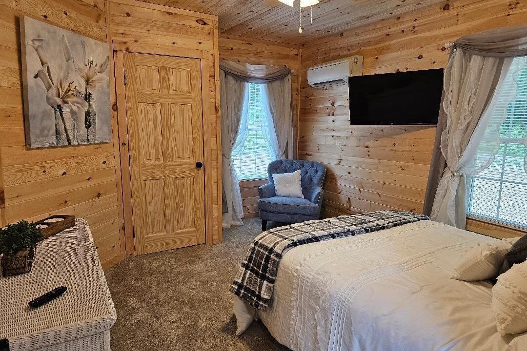 Photo of Bedroom in Tunnel Hill