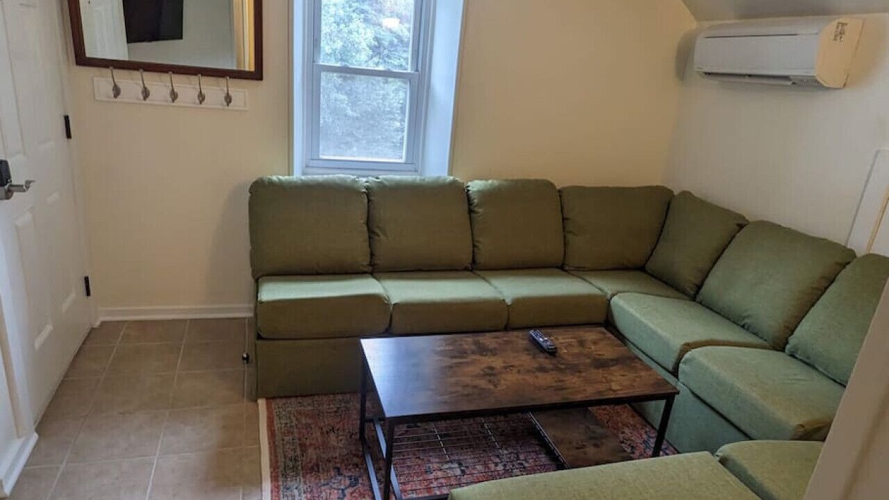 Photo of Livingroom in Perryville