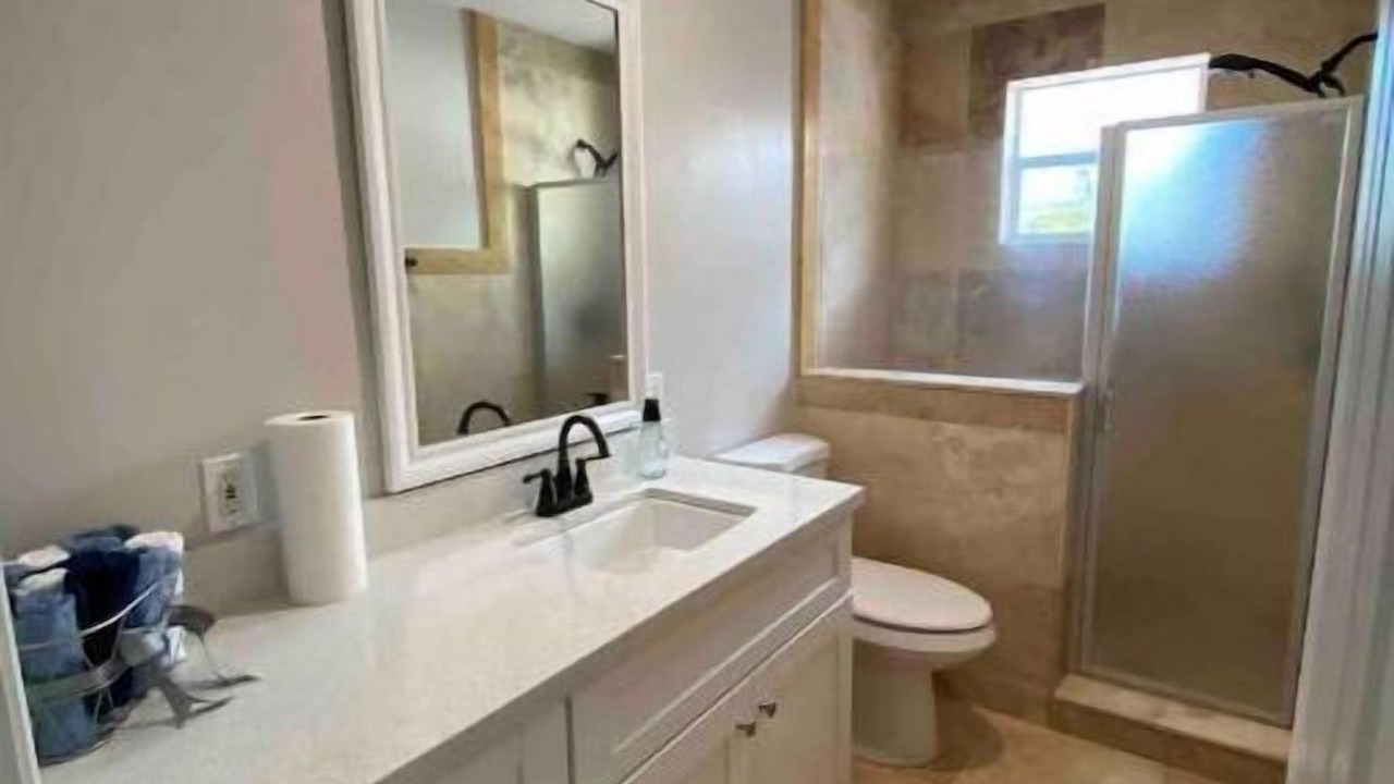 Photo of Bathroom in Poiciana Park II