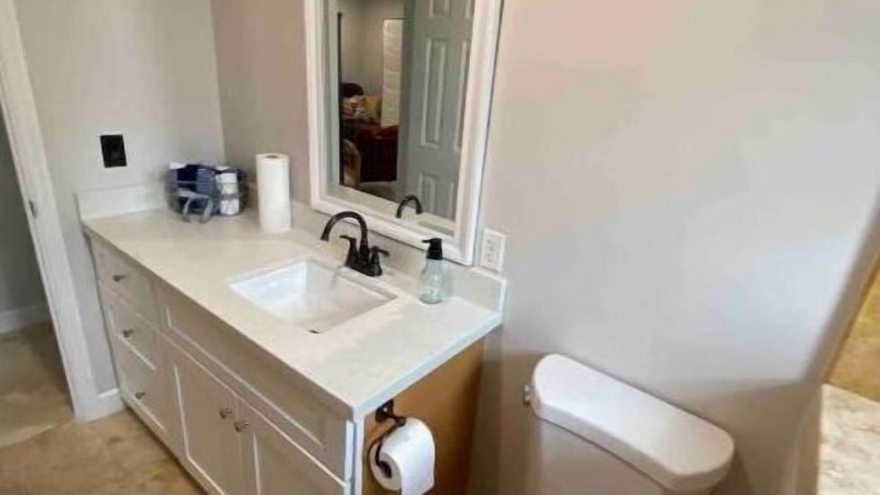 Photo of Bathroom in Poiciana Park II