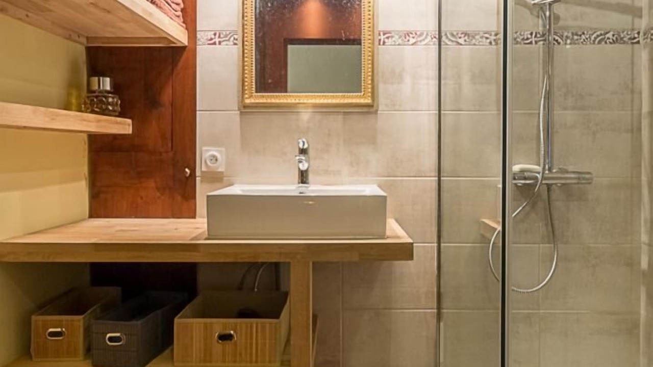 Photo of Bathroom in Albertville