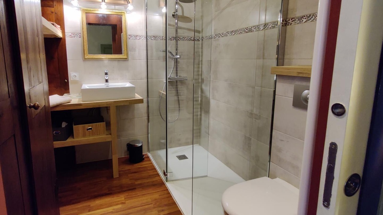 Photo of Bathroom in Albertville