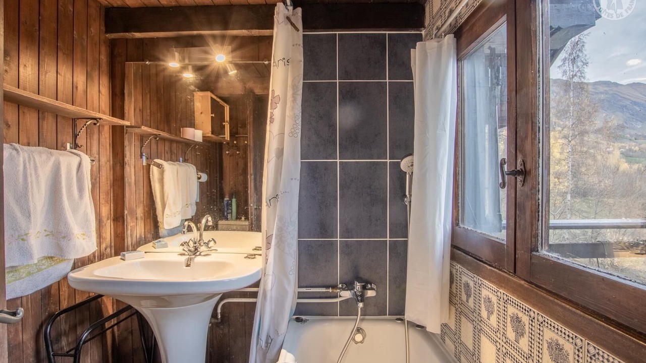 Photo of Bathroom in Les Bottieres