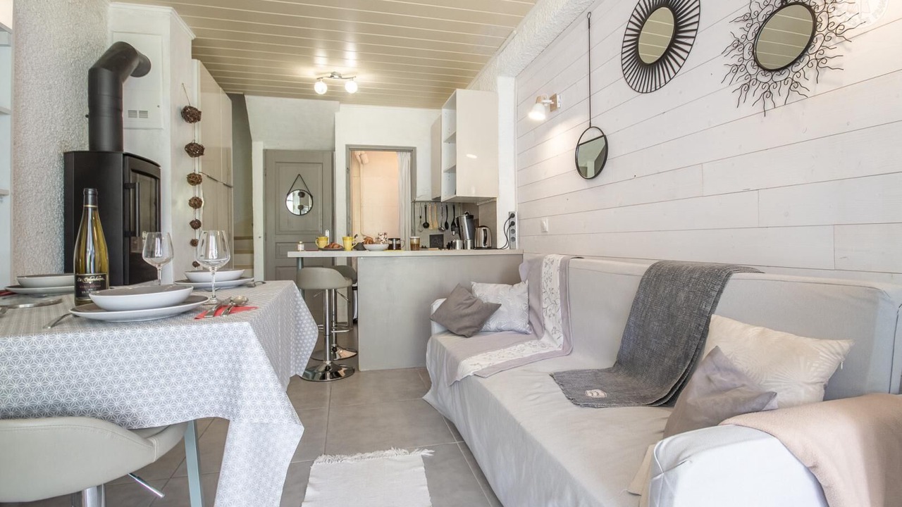 Photo of Livingroom in Brison-Saint-Innocent