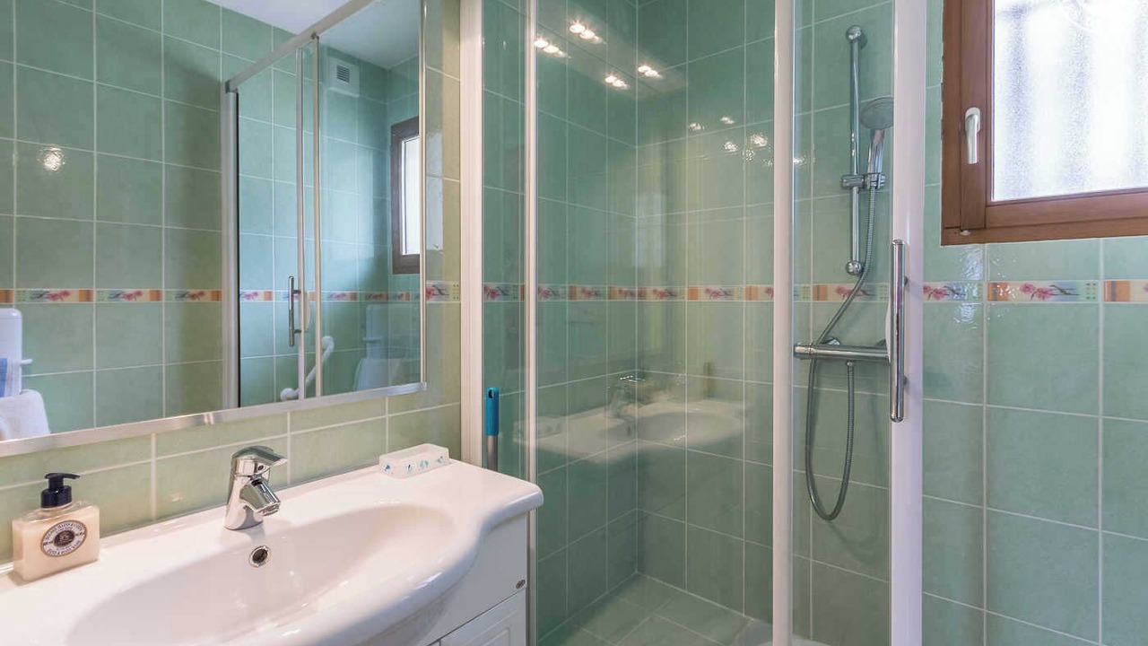 Photo of Bathroom in Cruet