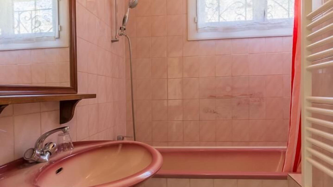 Photo of Bathroom in Francin