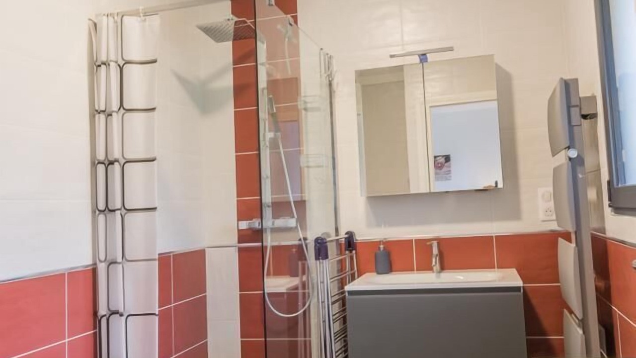Photo of Bathroom in Epersy