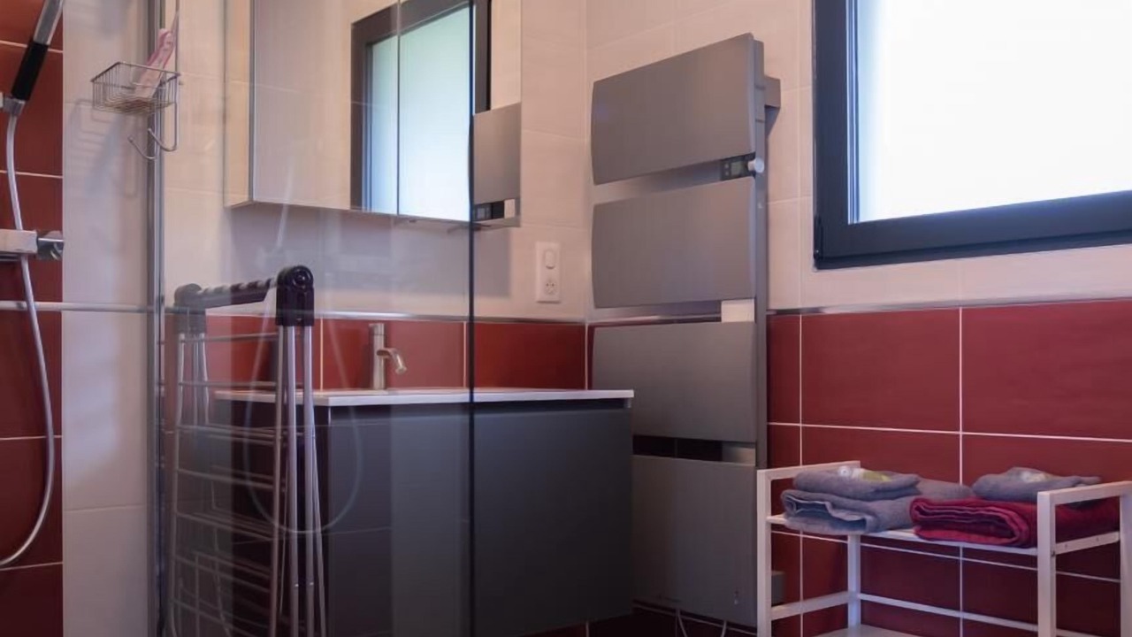 Photo of Bathroom in Epersy