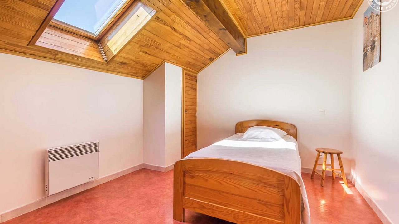 Photo of Bedroom in Albiez-le-Vieux