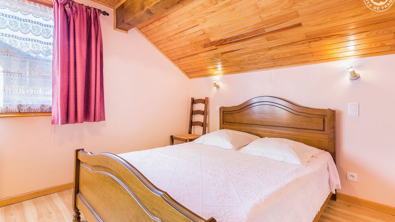 Photo of Bedroom in Albiez-le-Vieux