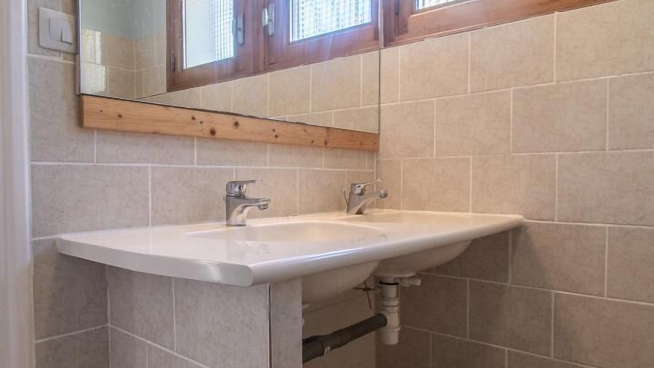 Photo of Bathroom in Albertville