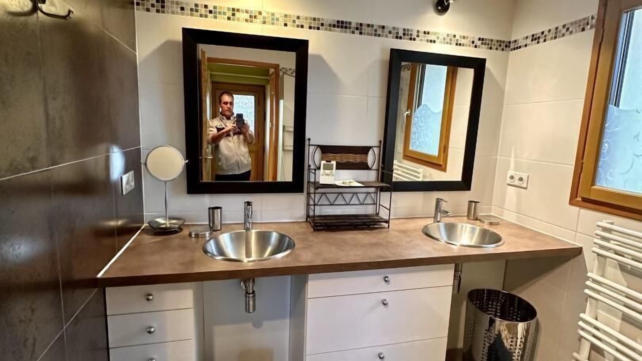 Photo of Bathroom in Apremont