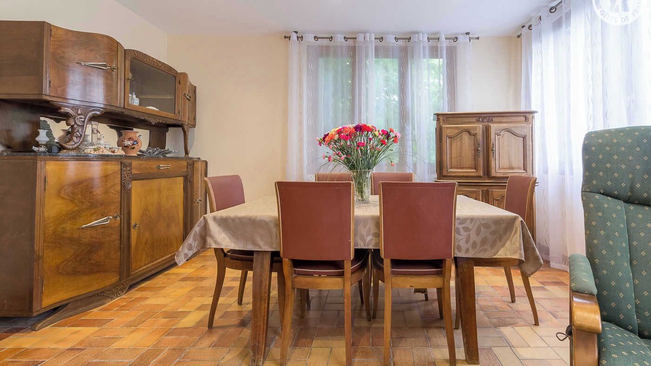 Photo of Others in Ayn