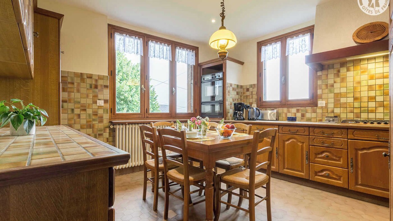 Photo of Others in Ayn